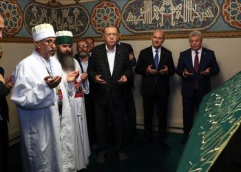 ‘Alevilerin sırtındaki yük’