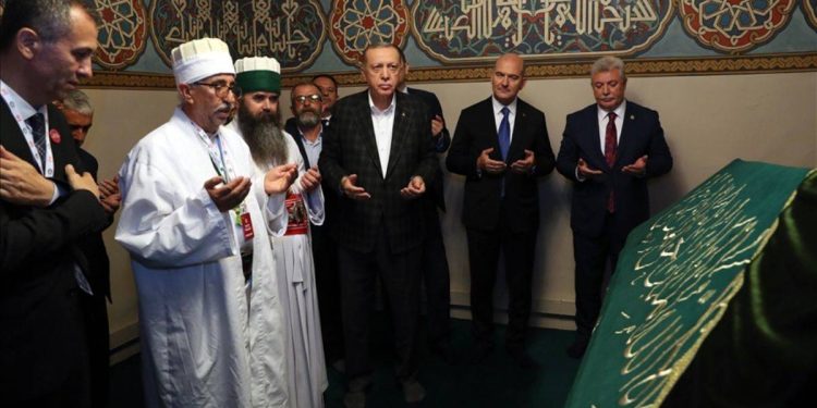 ‘Alevilerin sırtındaki yük’