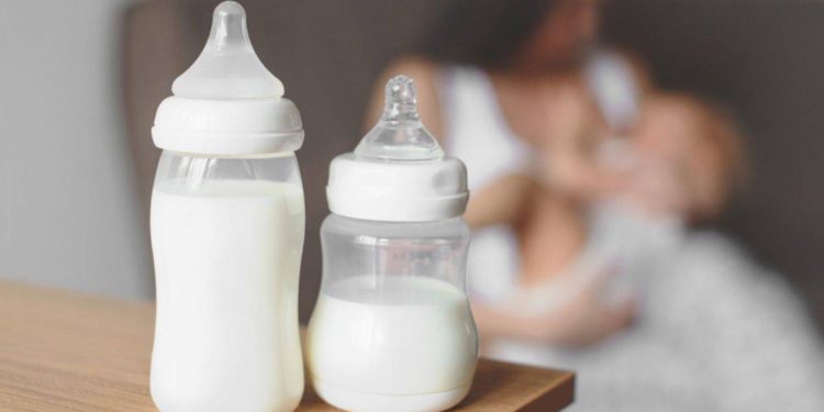 Anne sütünde ilk kez mikroplastik bulundu