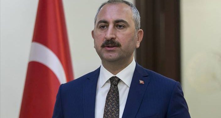 Bakan Bozdağ’dan başörtüsü tepkisi: Çağdaş yobazlık