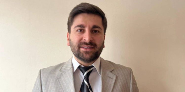 Clinic Saha ceo’su Erhan Saha ile röportajda sorularımızı yanıtlıyor