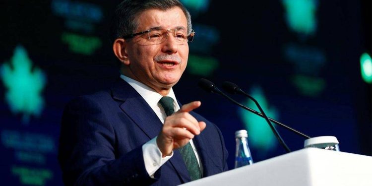 Davutoğlu’ndan başörtüsü tartışmalarına ilişkin açıklama