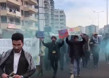 Diyarbakır’da Nevruz etkinliklerinde terör örgütü PKK propagandası yapan 186 kişi gözaltına alındı