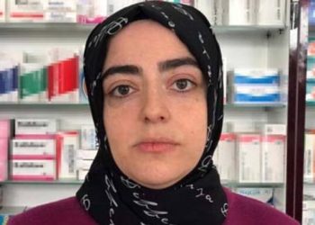 Eczacıya ilaç verip kazada oğlunu kaybetmesine neden olmakla suçlanan kalfalar hakim karşısında