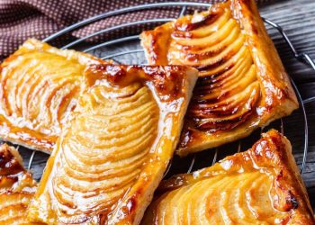 En basit elmalı tart tarifi | Milföy elmalı turta nasıl yapılır? 5 çayı tarifleri