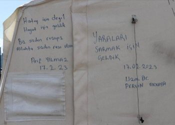 Hatay depremzedelerine moral veren yazılar