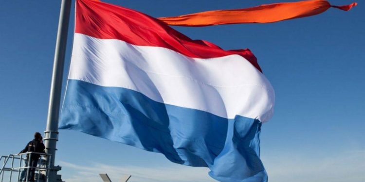 Hollanda’dan çağrı: O ülkeye gitmeyin!