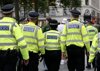 ‘İngiliz polisi ırkçı ve tecavüzcü’ raporu Londra’yı karıştırdı