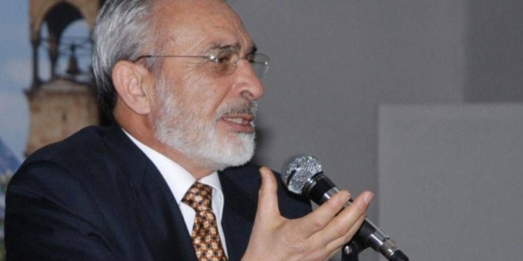 İsmet Özel: Allah’tan istemek hâlâ tuhafınıza mı gidiyor?