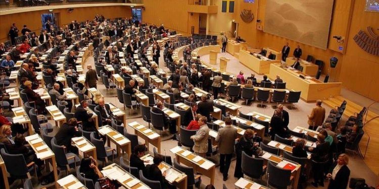 İsveç meclisinde tarihi NATO onayı