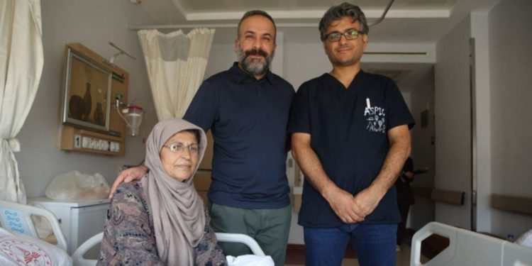 Kalbinde delik olduğunu 58 yaşında öğrendi