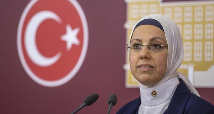 Merve Kavakcı görevden alındı