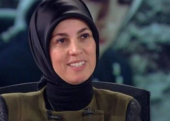 Merve Kavakcı’yı görevden aldı