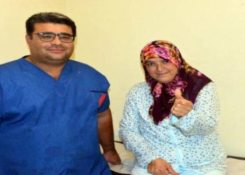 Milyonda 1 görülen beyin tümörünü burnundan çıkardılar