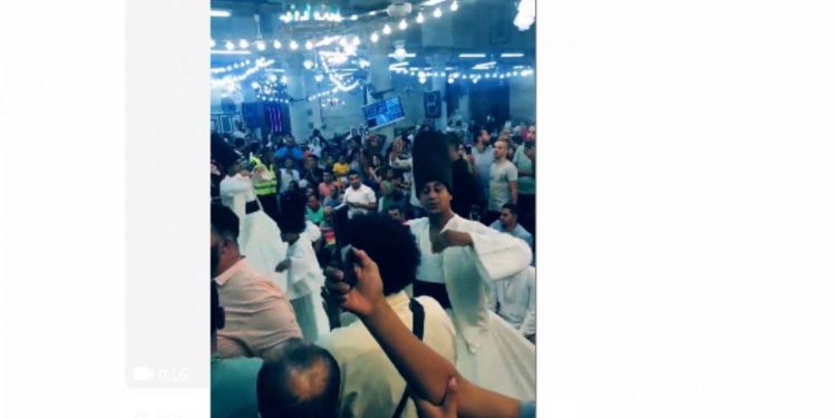 Mısır’dan camide çalgılı Mevlid-i Nebi manzaraları!