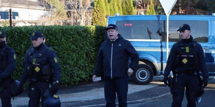 Paludan yine Kur’an yaktı! İngiltere’den yasak açıklaması…