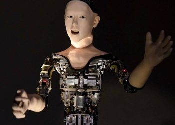 Robotlara doğru zamanda kahkaha öğretimi