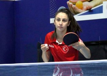 Sağ eliyle yenilgiyi, sol eliyle şampiyonluğu tattı