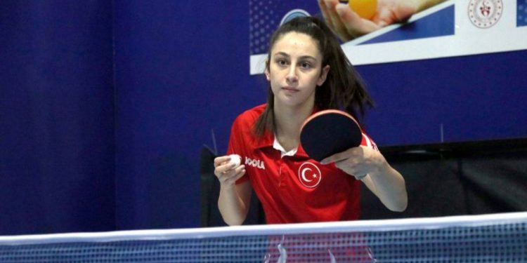 Sağ eliyle yenilgiyi, sol eliyle şampiyonluğu tattı