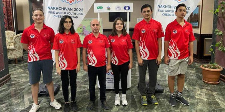 Türkiye’de ilk! 16 Yaş Altı Satranç Milli Takımı olimpiyat şampiyonu oldu