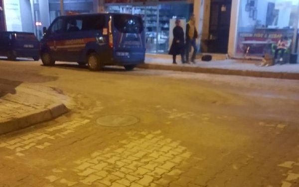 Tutuklu, yemek molasında firar etti!