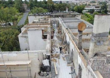 Yanan Balıklı Rum Hastanesi’nde tadilata başlandı