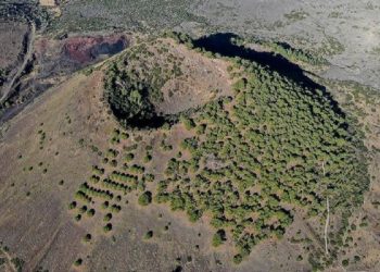 Yanık Ülke görüntülendi! Değerli taş almak için akın ediyorlar