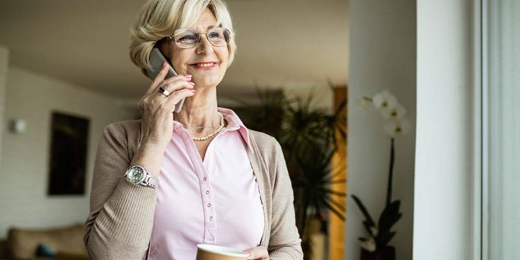 Yaşlanan ses estetikle gençleştiriliyor