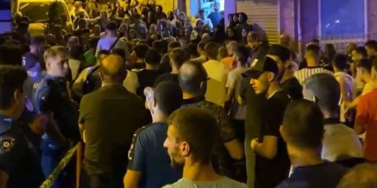 40 liralık hesap için silah çeken kişiye halk öfkesi