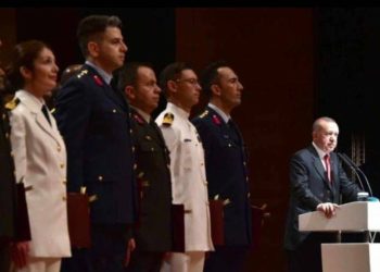 5 sene hapisten sonra tuğamiralliğe terfi