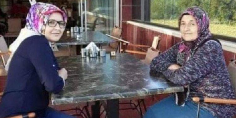 Anne ve anneannesini öldürüp, ceset parçalarını camdan attı