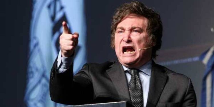 Arjantin’de aşırı sağ sürprizi: Milei