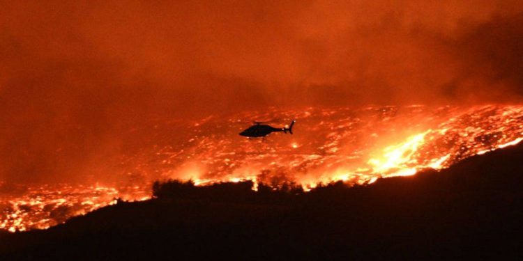 Çanakkale’de orman yangını; boğaz kapatıldı, 9 köy boşaltıldı