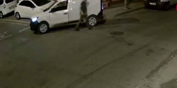 Esenyurt’ta poğaçacının aracını çaldılar