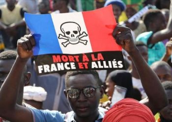 Fransa Afrika’dan kovuluyor! İkinci emre kadar durduruldu