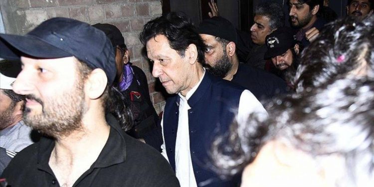 İmran Han’ı Amerikan komplosu mu devirdi?