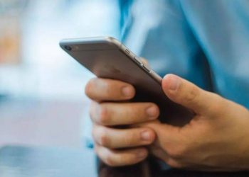 iPhone sahipleri dikkat! Cihazınız her 5 saniyede bir fotoğrafınızı çekiyor