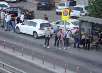 İzmir’de grevin ikinci günü: Duraklarda yoğunluk yaşanıyor