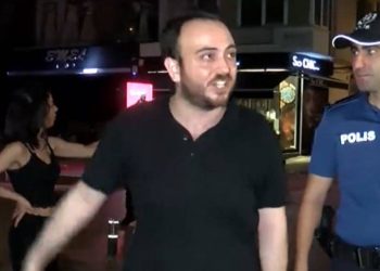 Kadıköy’de 2 gözaltı: ‘Sık bana biber gazını’