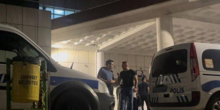 Kavgayı ayırırken öldürüldü, acil servis boşaltıldı