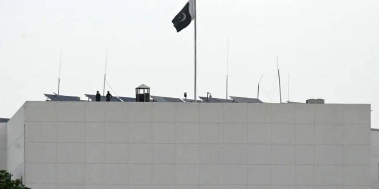 Pakistan’da Meclis feshedildi