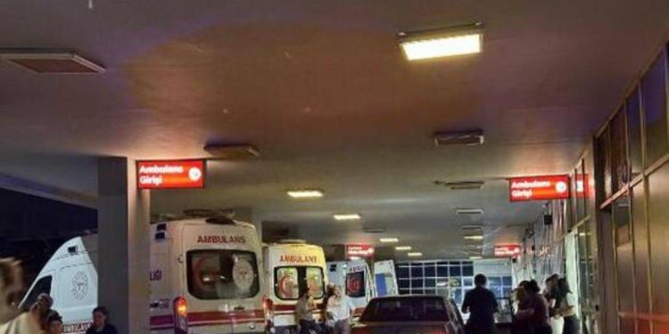 Uyuşturucu kullandıktan sonra annesine satırla saldırdı