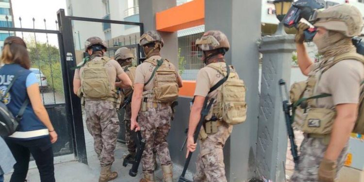 Dublörlü çeteye operasyon: 23 gözaltı