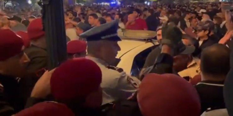 Ermenistan karıştı! Onlarca kişiye gözaltı