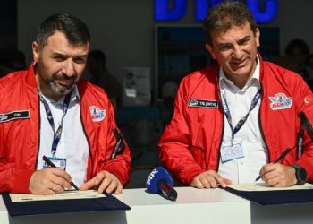 İmzalar TEKNOFEST İzmir’de atıldı: Savunmada yerli sanayiyi güçlendirecek güç birliği