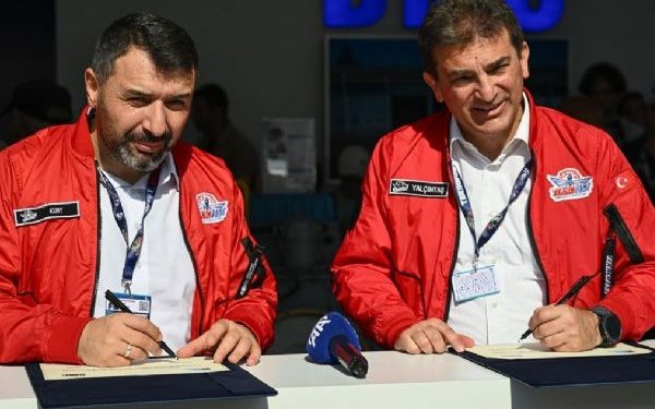 İmzalar TEKNOFEST İzmir’de atıldı: Savunmada yerli sanayiyi güçlendirecek güç birliği