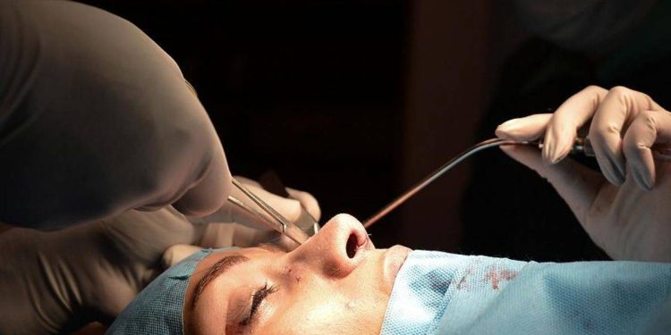 Dr. Özdemir: Burun dolgusu körlüğe neden olabilir