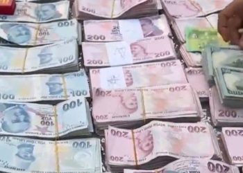 Düğünde TL, dolar havada uçuştu