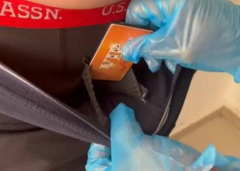 Ehliyet sınavında kopya çekerken yakalandı