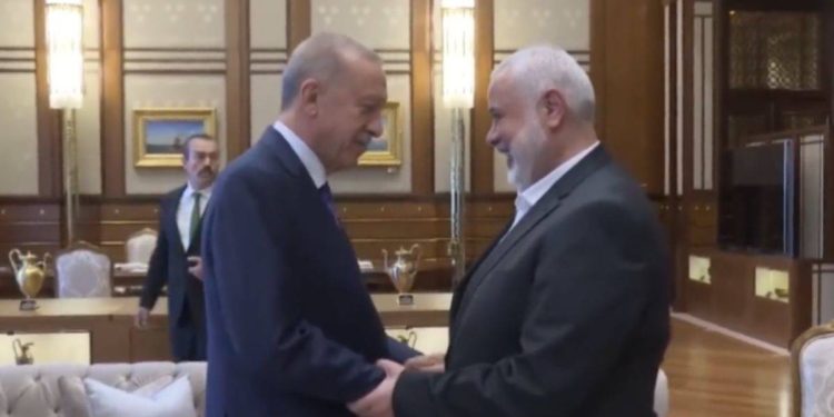 FETÖ’cülerin İsrail yanlısı paylaşımları